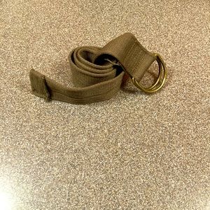 Brown cinch close belt